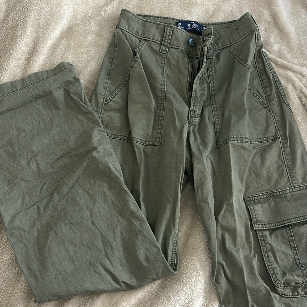 Hollister green cargos